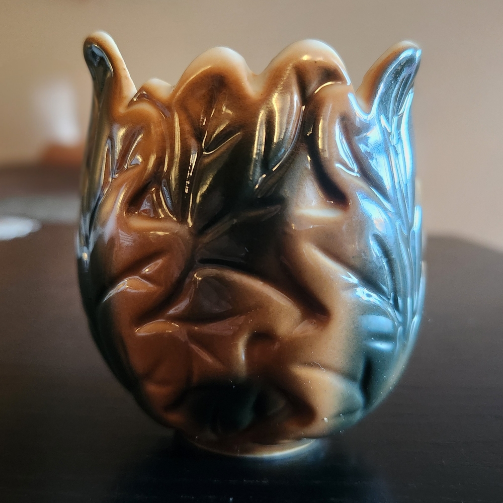 Vintage Leaf Pattern Vase